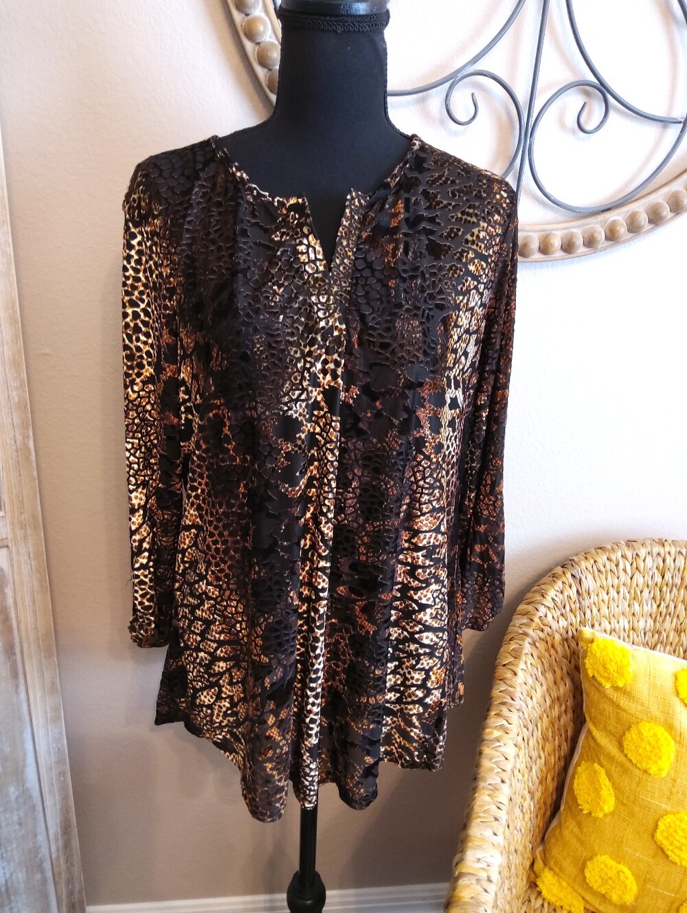 Roz & Ali Black and Gold Animal Print Long Sleeve Tunic